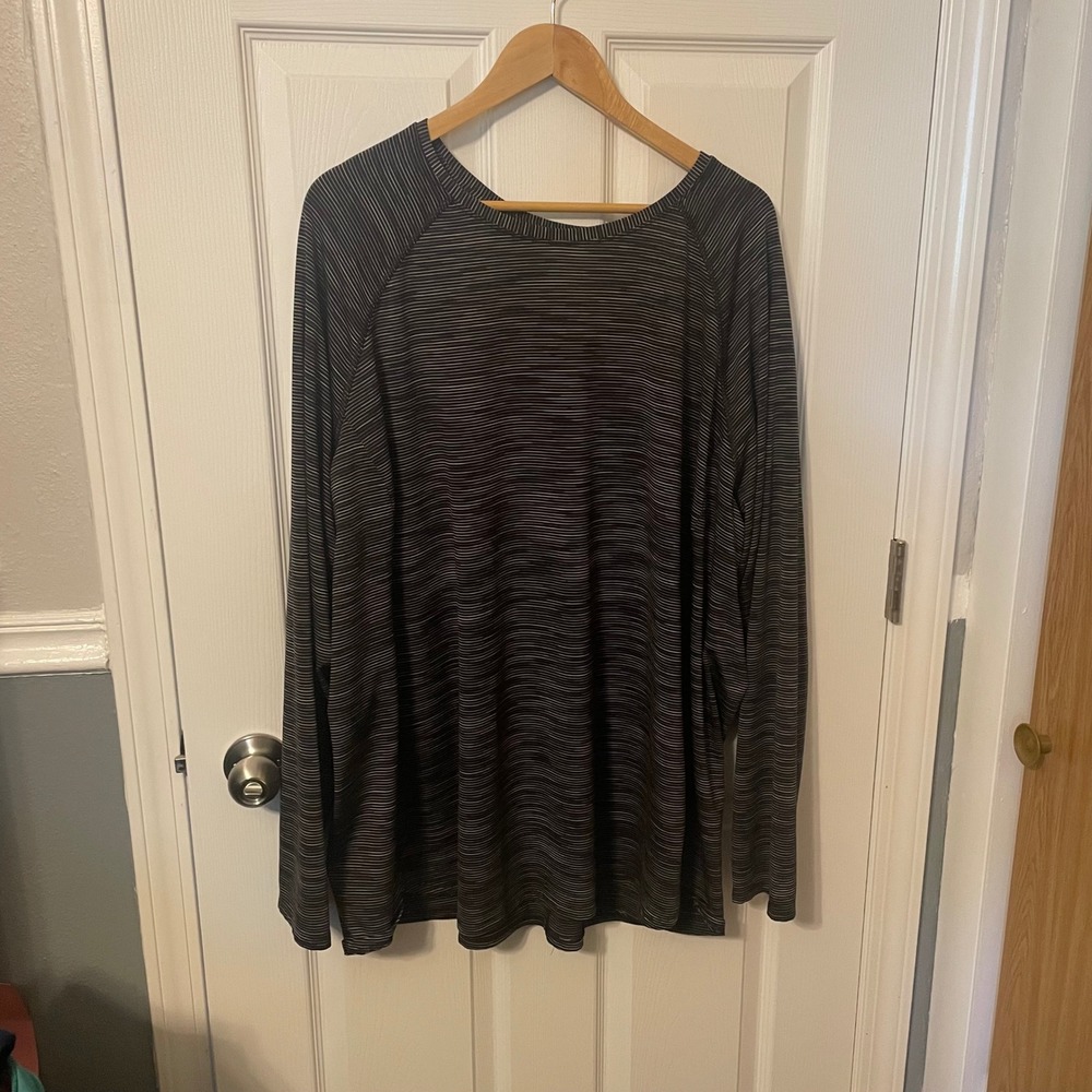 Tek Gear Women's Size 4 Black Striped Long Sleeve Athletic Workout Top